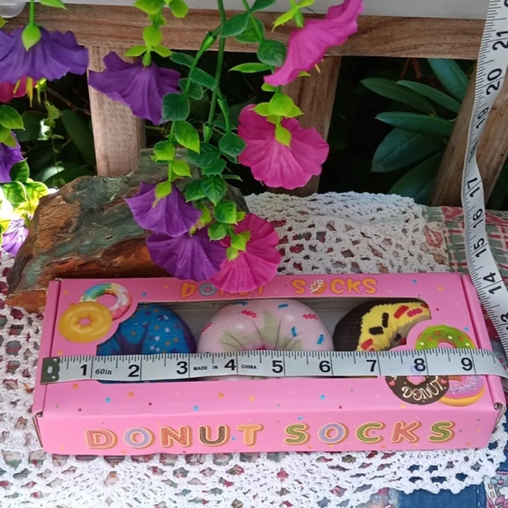 🆕️LAST BOX🍩DONUT NOVELTY COLORFUL UNIQUE SOCKS/SET OF 3 IN BAKERY BOX